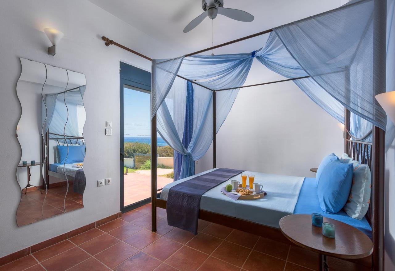 Cristelia Seafront & Pool Villa Lakhania Eksteriør billede
