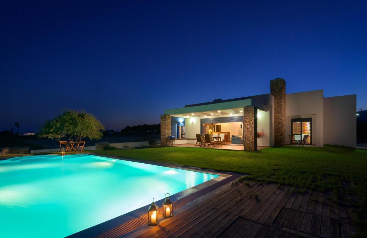 Cristelia Seafront & Pool Villa Lakhania Eksteriør billede