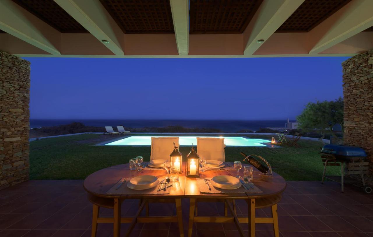 Cristelia Seafront & Pool Villa Lakhania Eksteriør billede