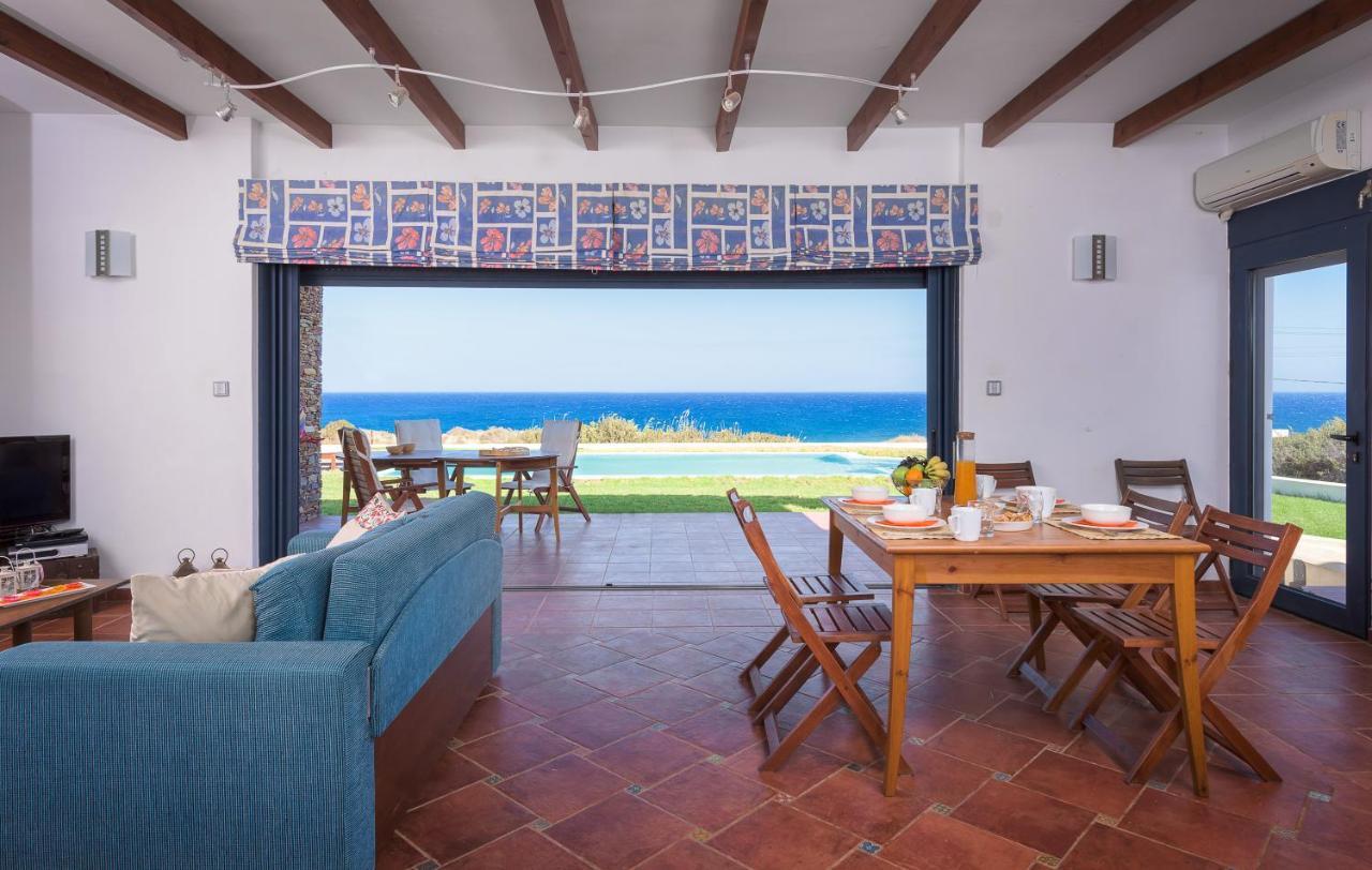 Cristelia Seafront & Pool Villa Lakhania Eksteriør billede